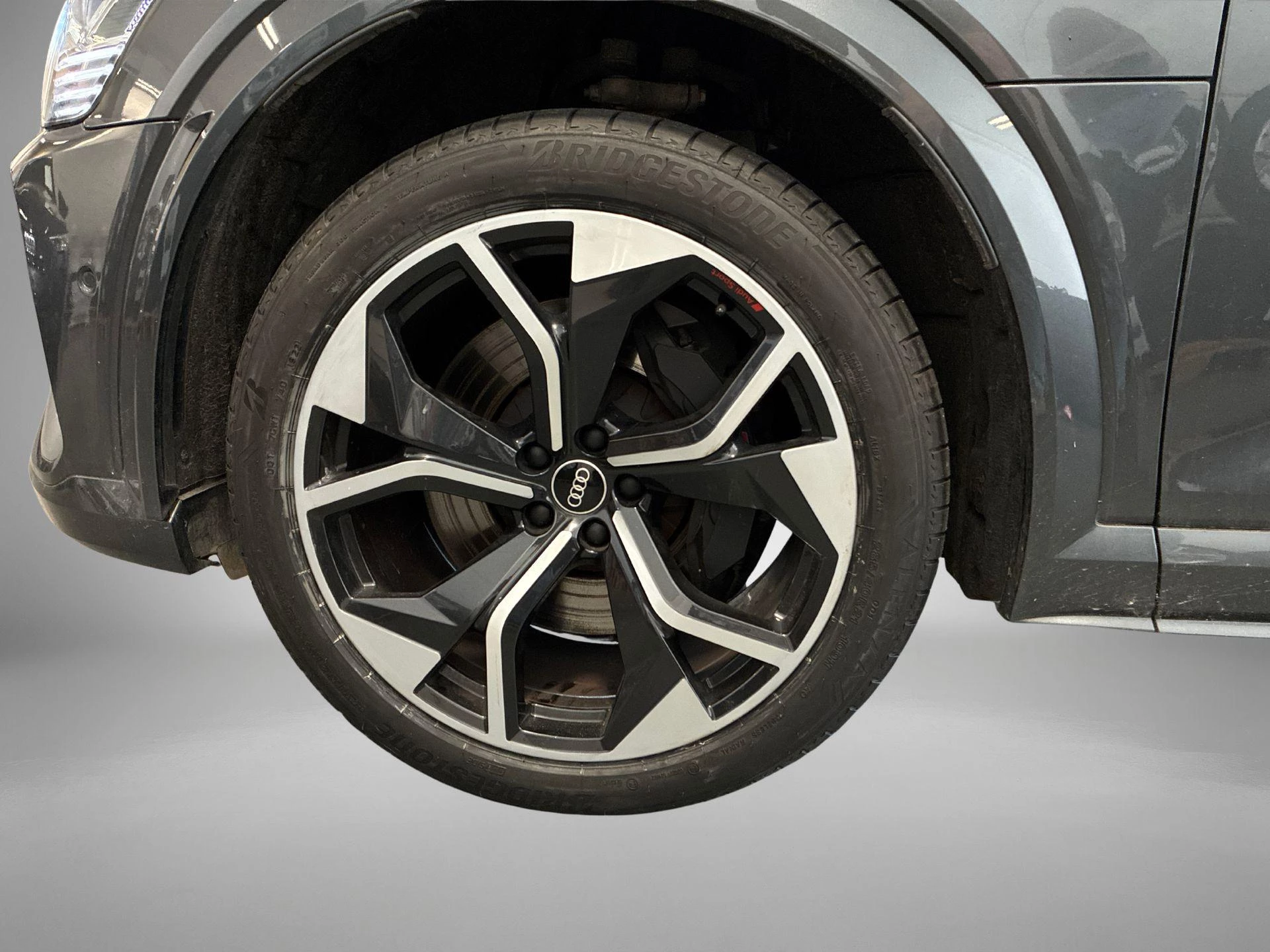 Hoofdafbeelding Audi e-tron