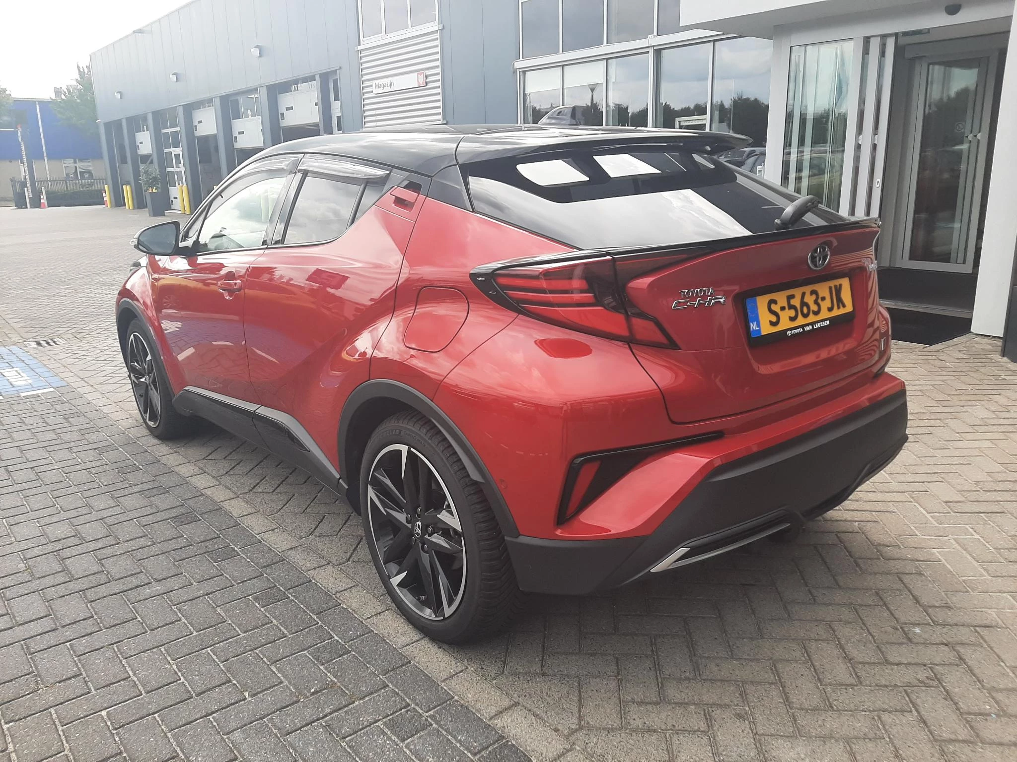 Hoofdafbeelding Toyota C-HR