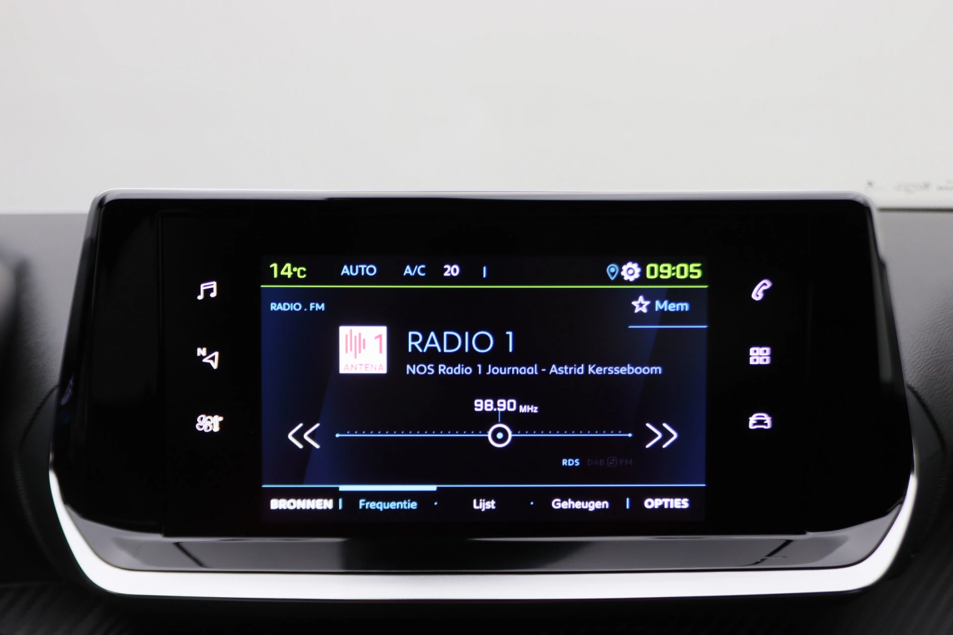 Hoofdafbeelding Peugeot e-2008