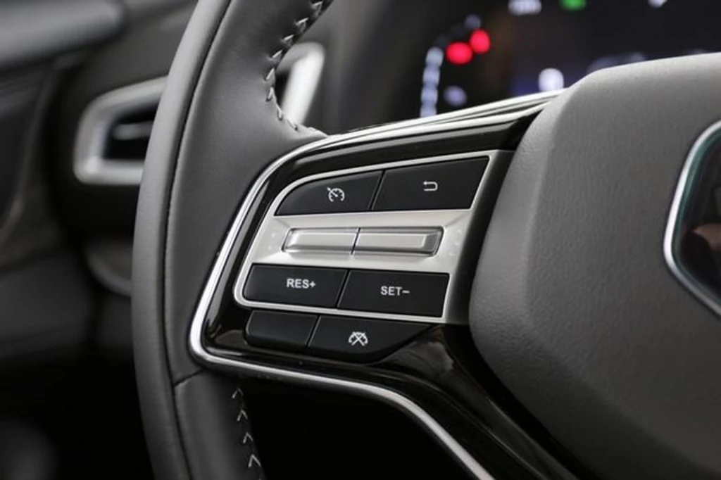 Hoofdafbeelding DFSK E5 PHEV