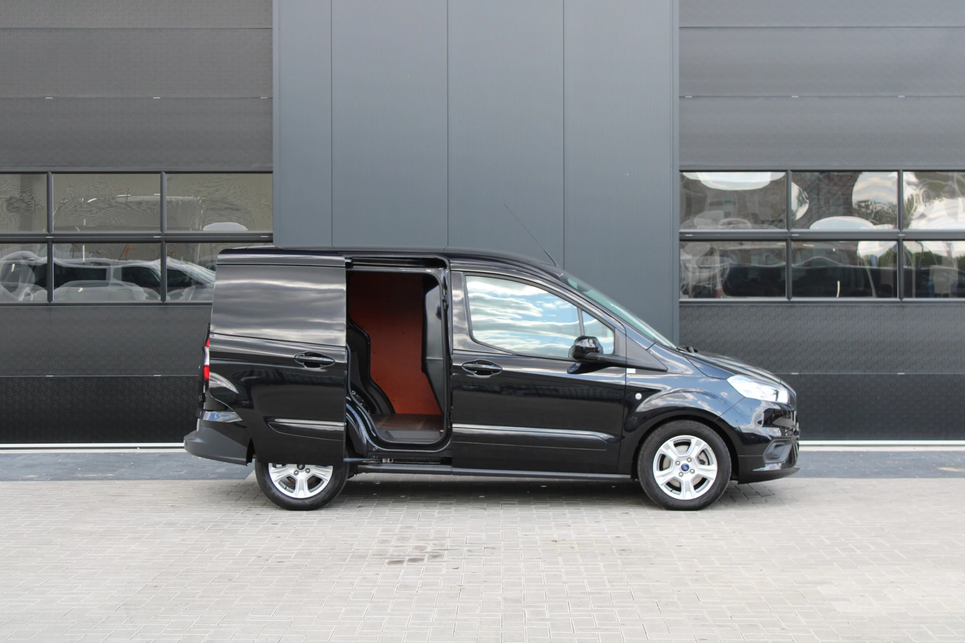 Hoofdafbeelding Ford Transit Courier