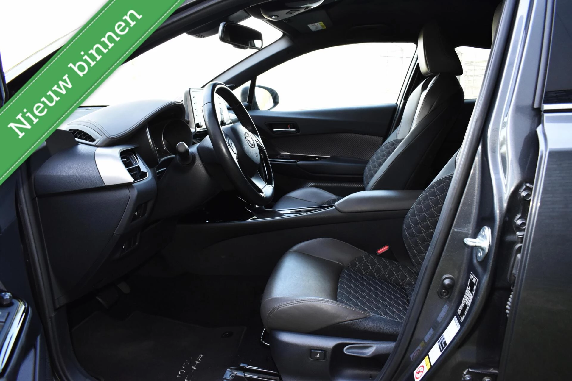 Hoofdafbeelding Toyota C-HR