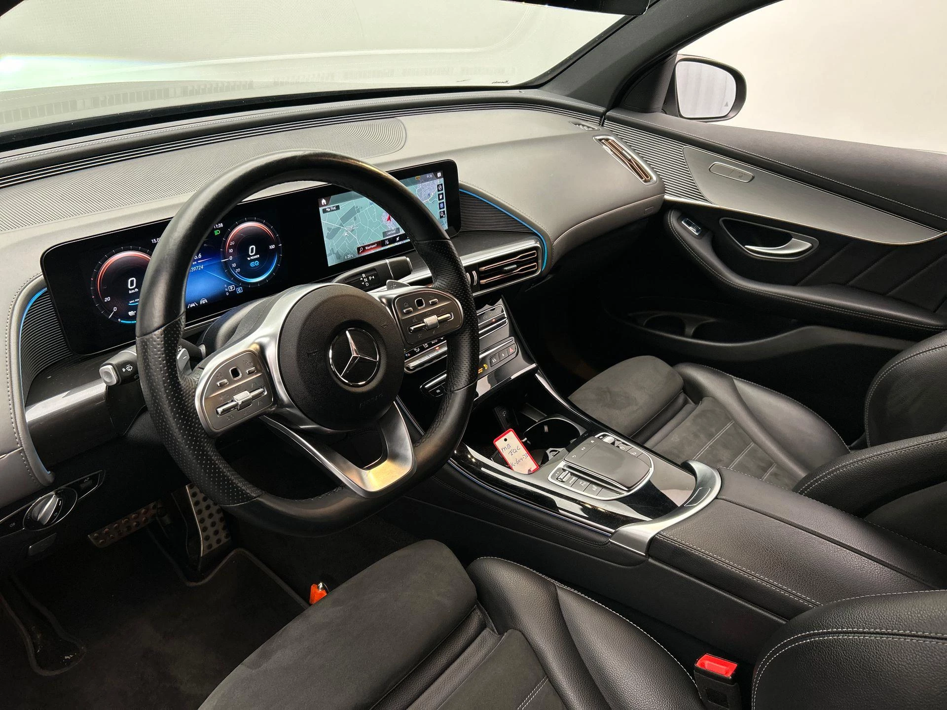 Hoofdafbeelding Mercedes-Benz EQC