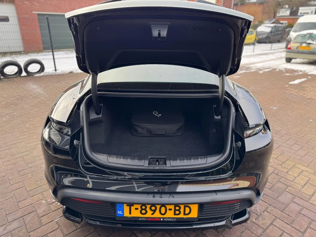 Hoofdafbeelding Porsche Taycan