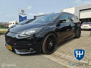 Hoofdafbeelding Ford Focus Ford Focus Wagon 2.0 EcoBoost ST-3