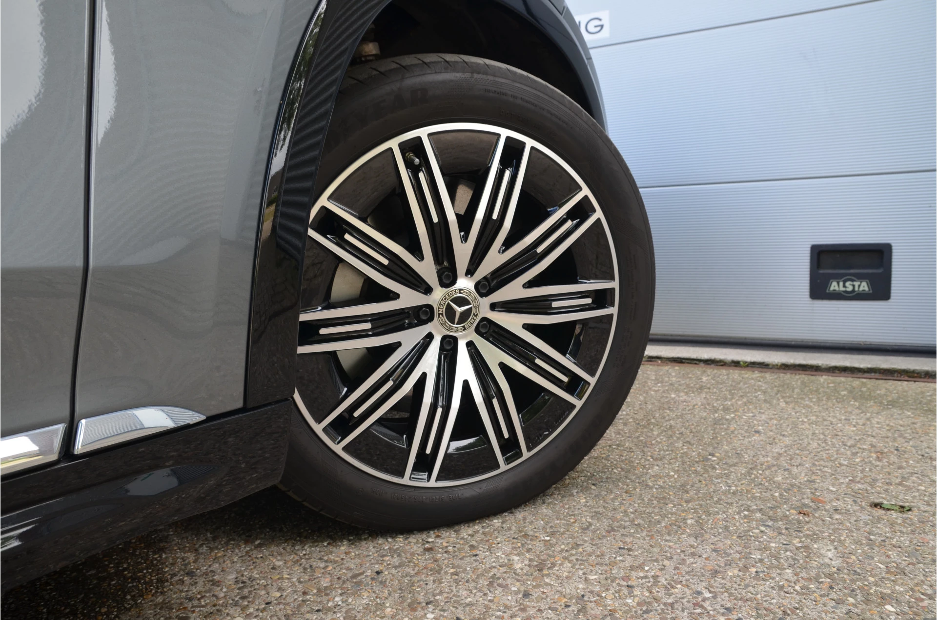 Hoofdafbeelding Mercedes-Benz EQS