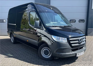 Hoofdafbeelding Mercedes-Benz Sprinter Mercedes-Benz Sprinter 316 L2H2 Zwart MBUX Trekhaak 3500kg 163pk Airco BPM Vrij 