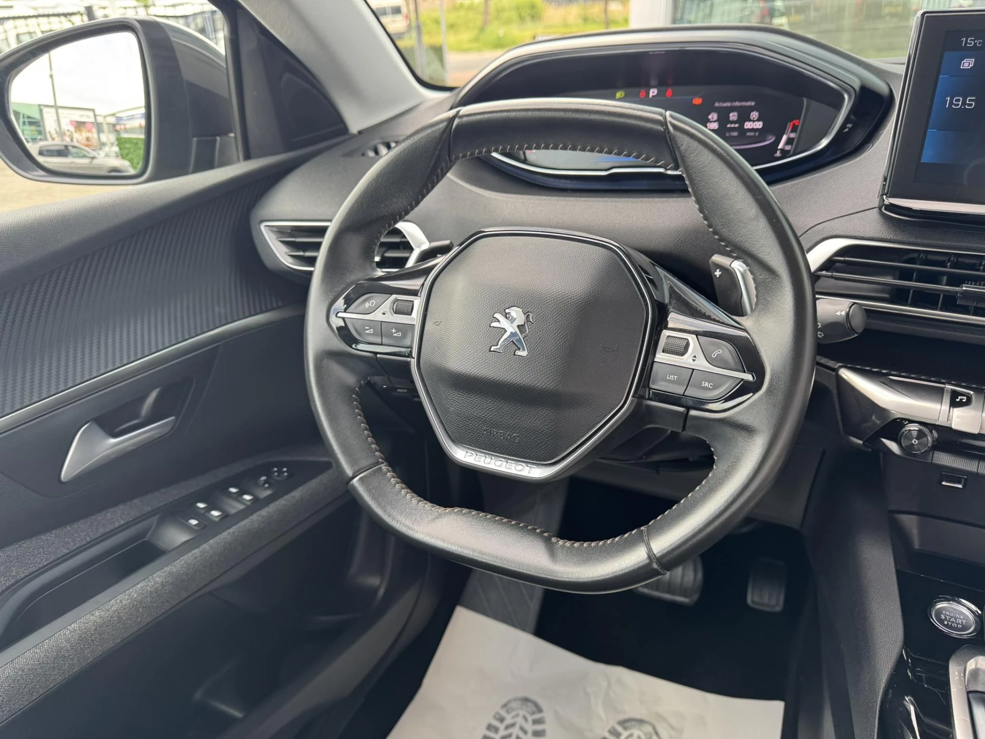 Hoofdafbeelding Peugeot 5008
