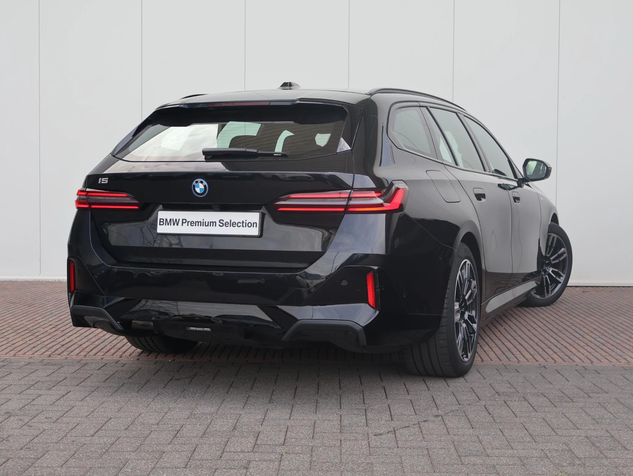 Hoofdafbeelding BMW i5