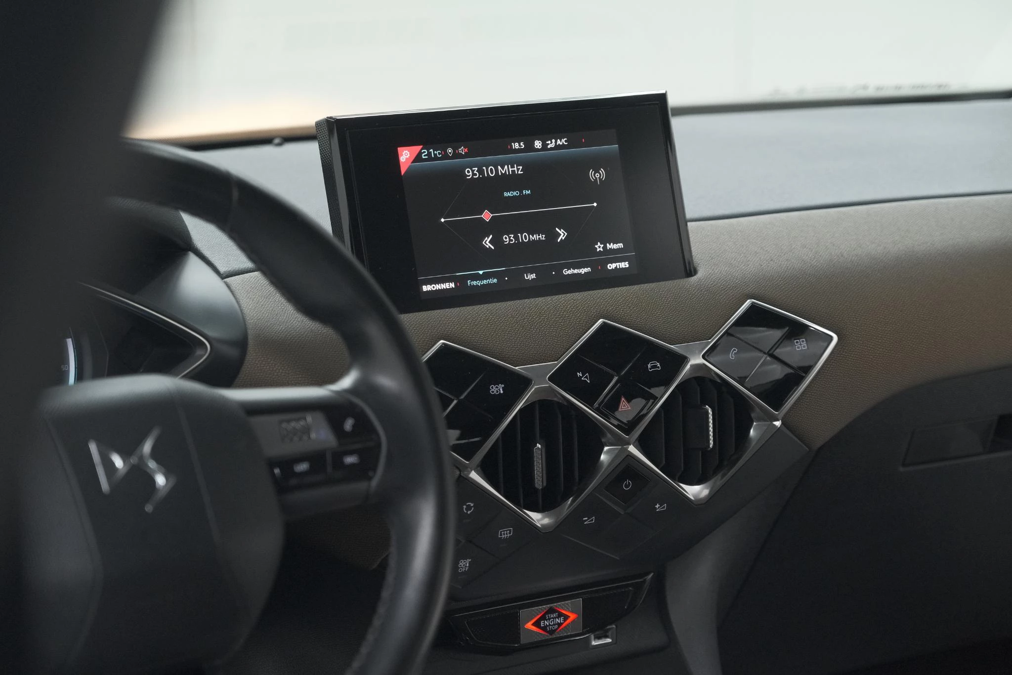 Hoofdafbeelding DS DS 3