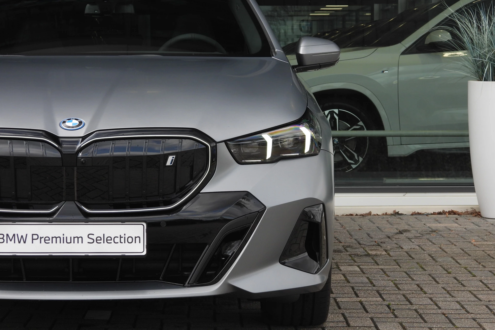 Hoofdafbeelding BMW i5