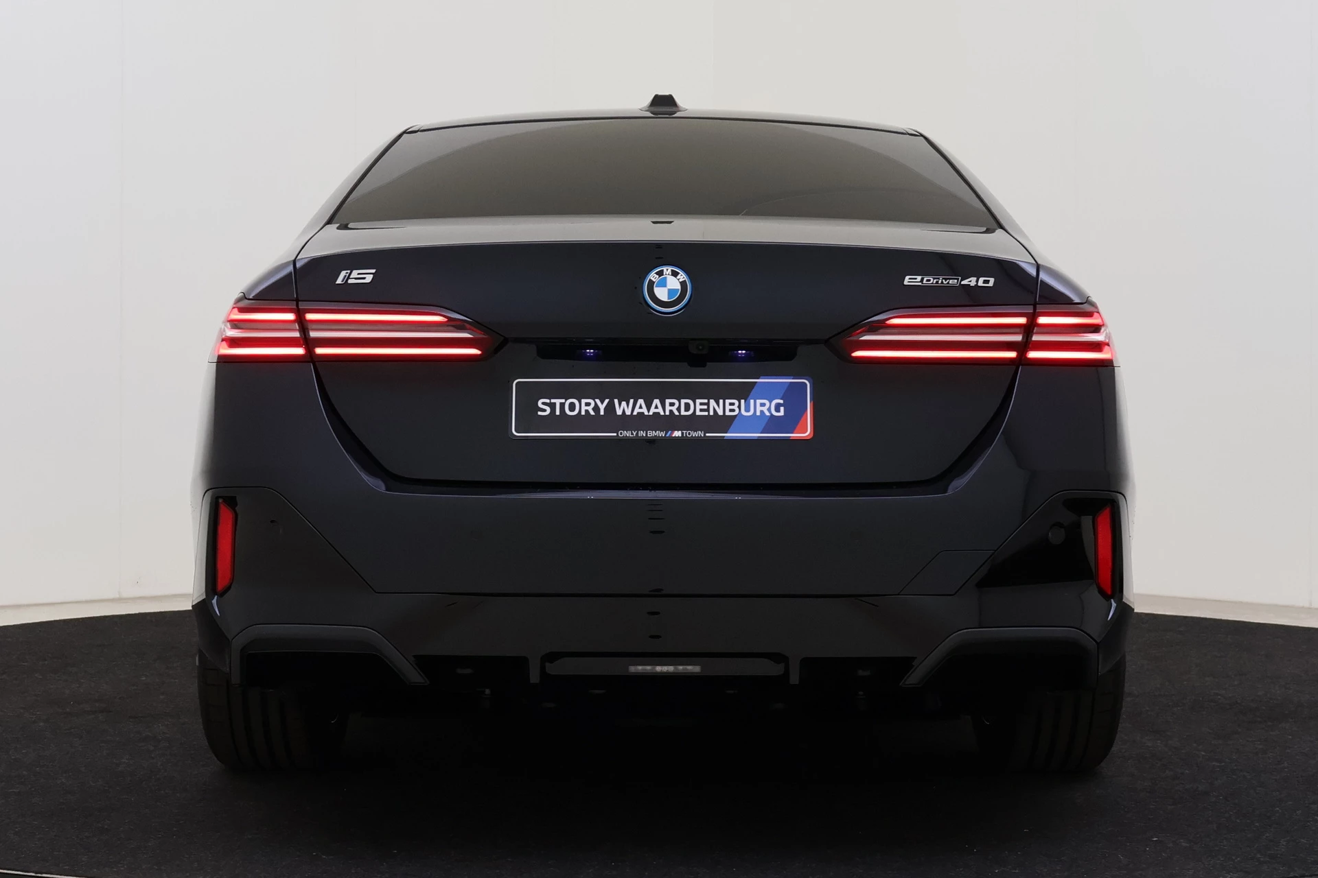 Hoofdafbeelding BMW i5
