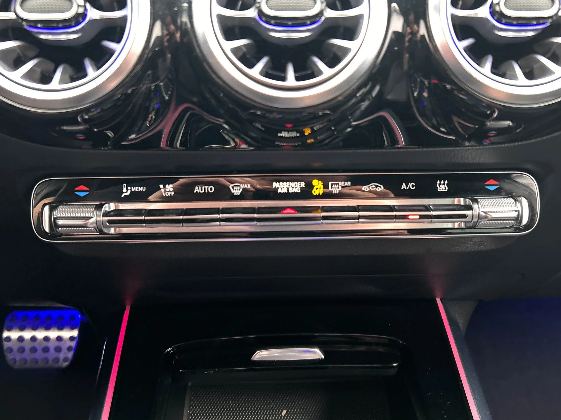 Hoofdafbeelding Mercedes-Benz EQA