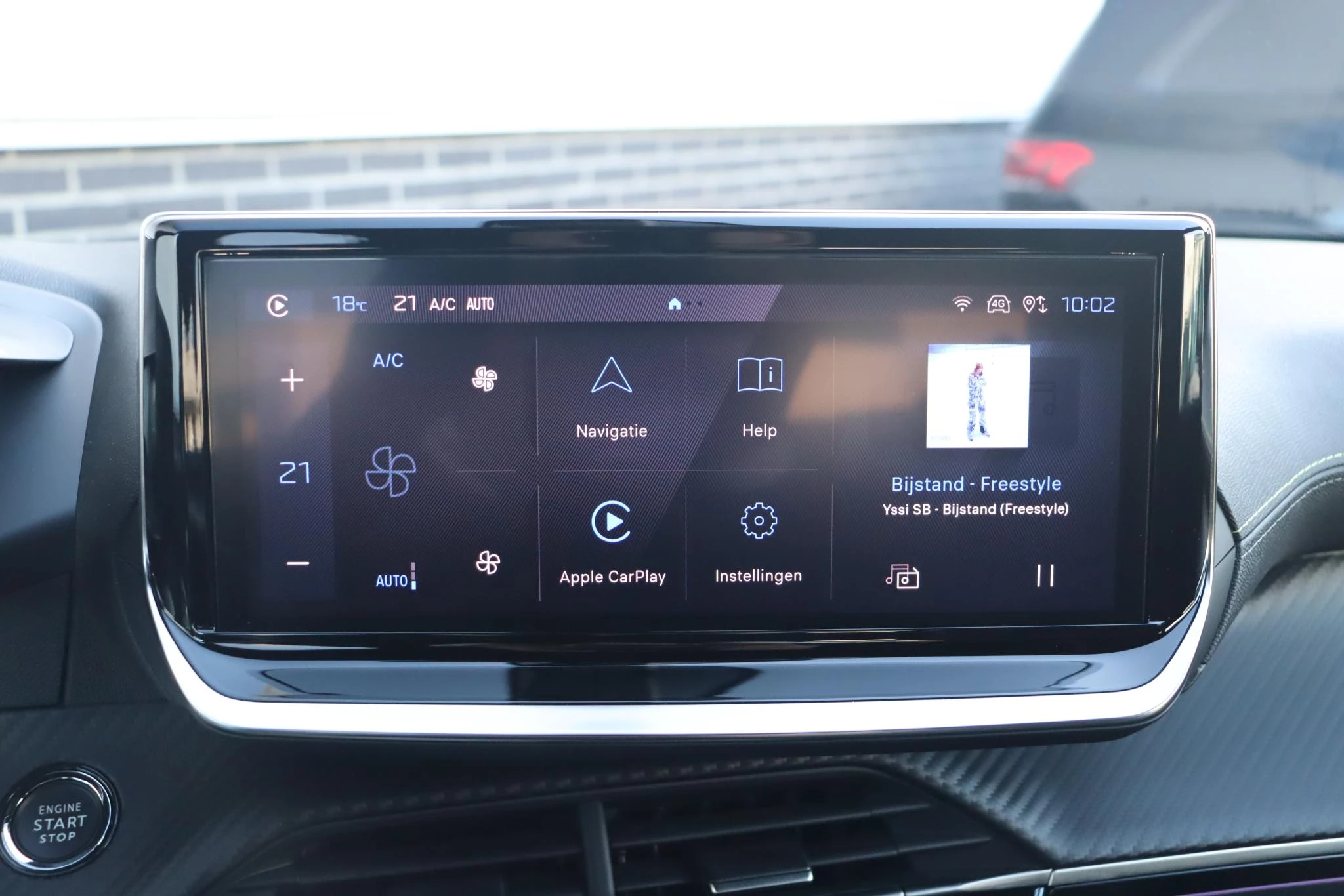 Hoofdafbeelding Peugeot e-2008