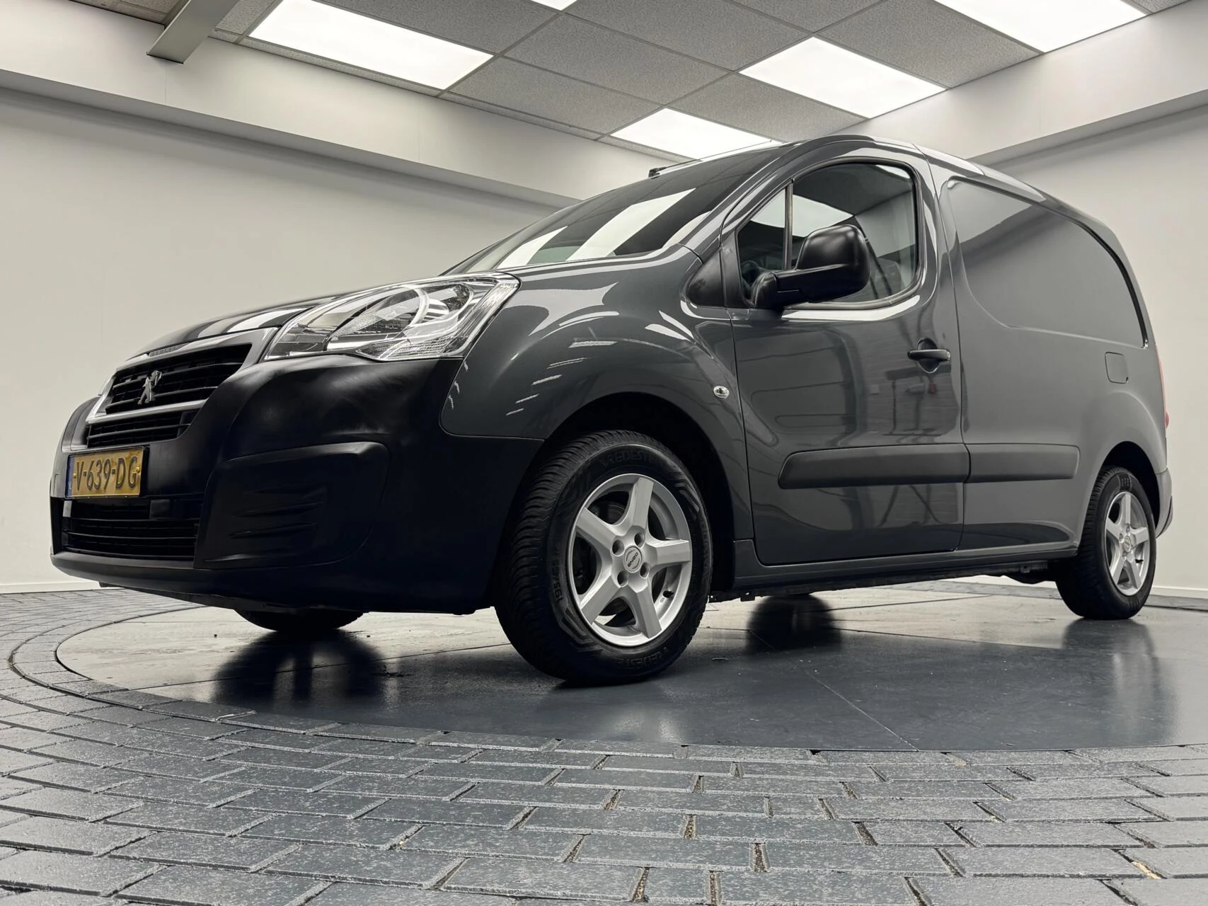 Hoofdafbeelding Peugeot Partner