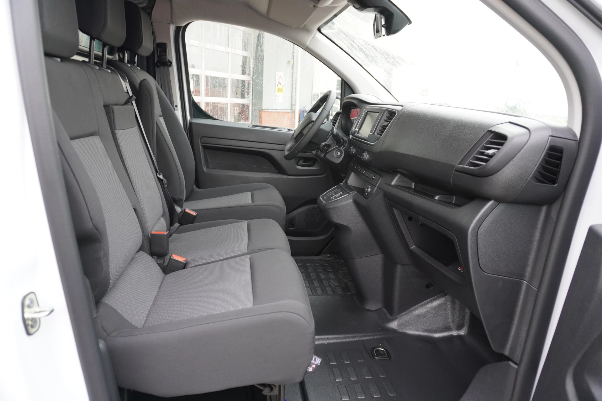 Hoofdafbeelding Peugeot e-Expert