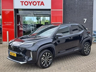 Toyota Yaris Cross 1.5 HYBRID DYNAMIC UNIEK! APPLE/ANDROID STOELVERW. NAVI P-SENSOREN PARKEERCAMERA LM-VELGEN