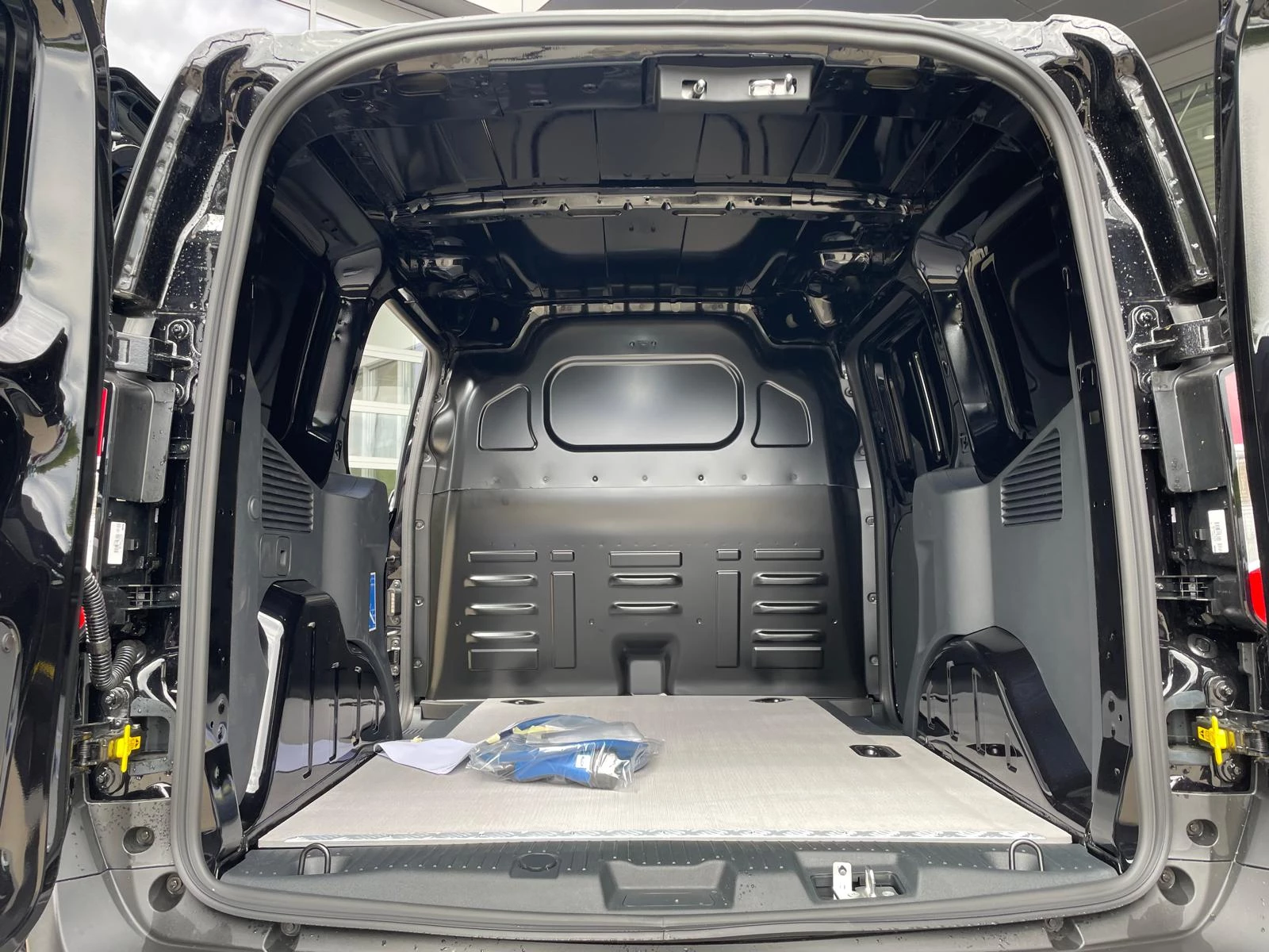 Hoofdafbeelding Ford E-Transit Courier