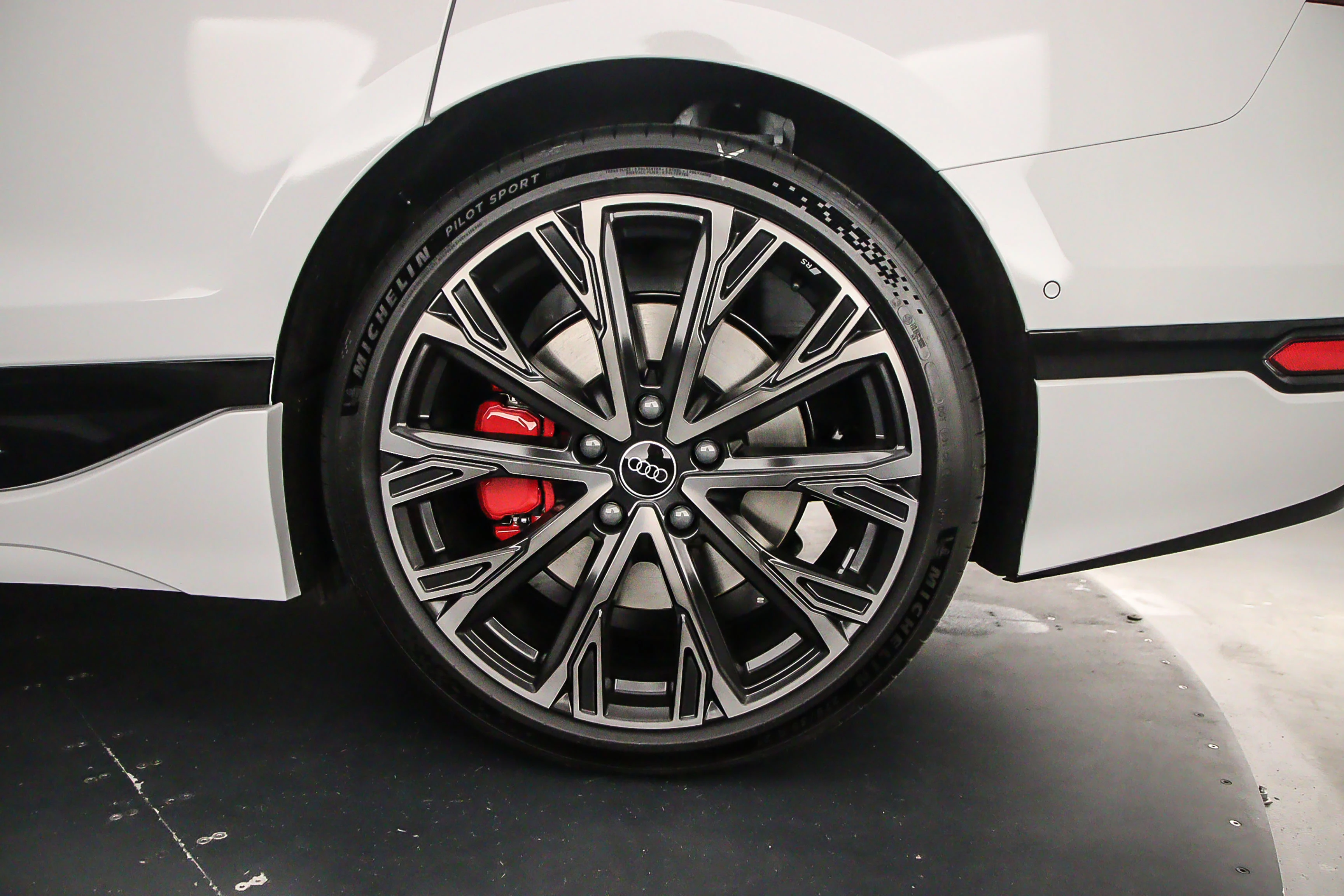 Hoofdafbeelding Audi A6 e-tron