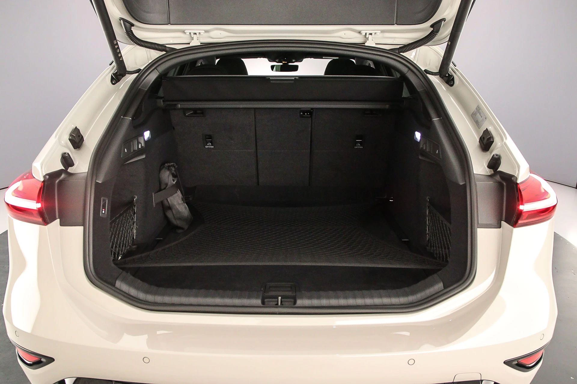 Hoofdafbeelding Audi A6 Avant e-tron