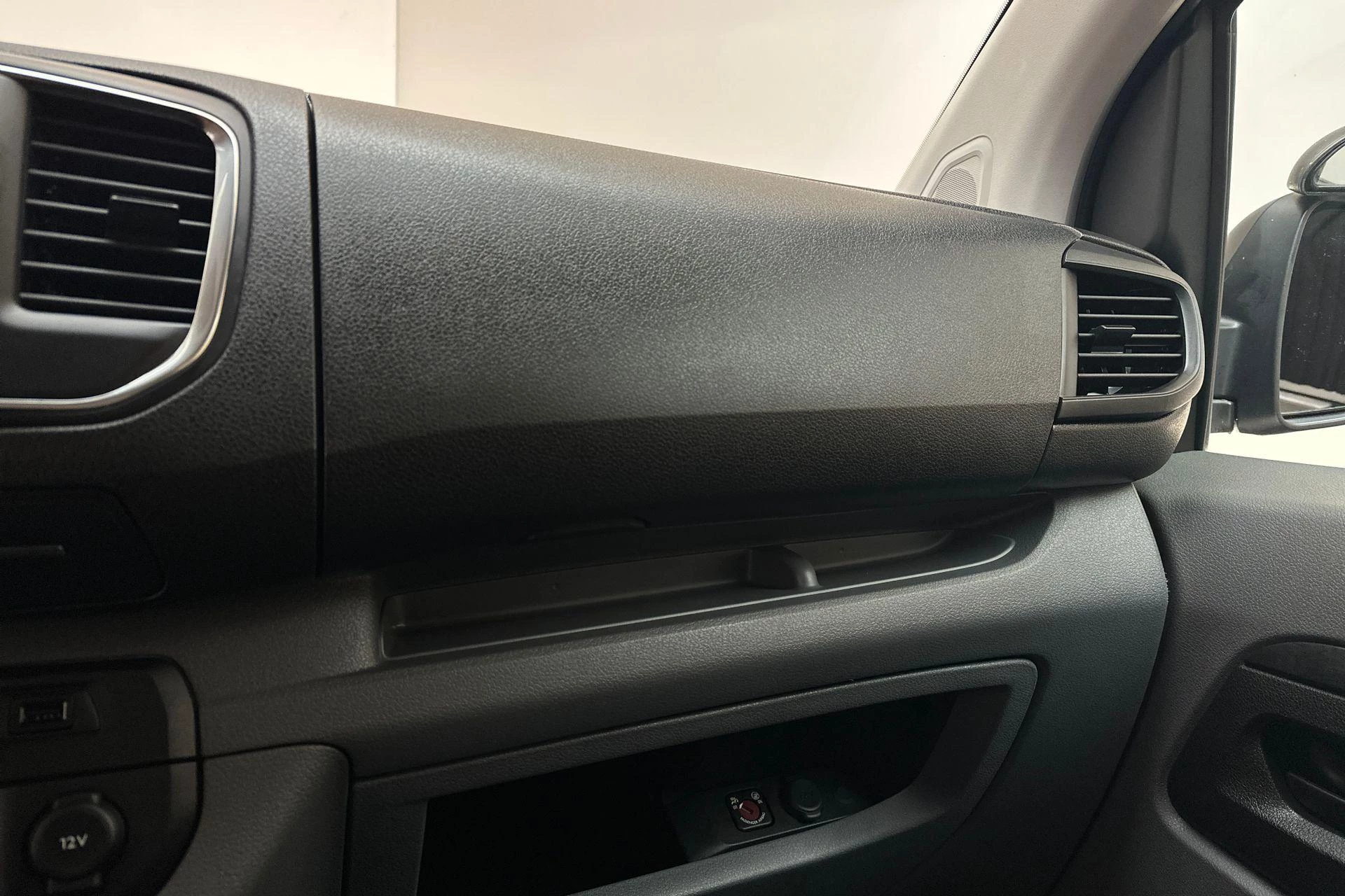 Hoofdafbeelding Peugeot Traveller