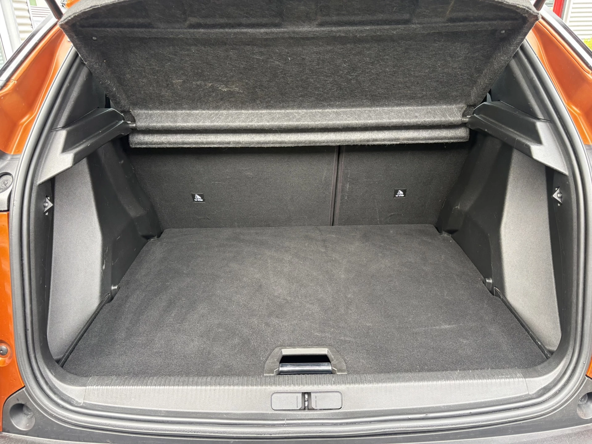 Hoofdafbeelding Peugeot e-2008