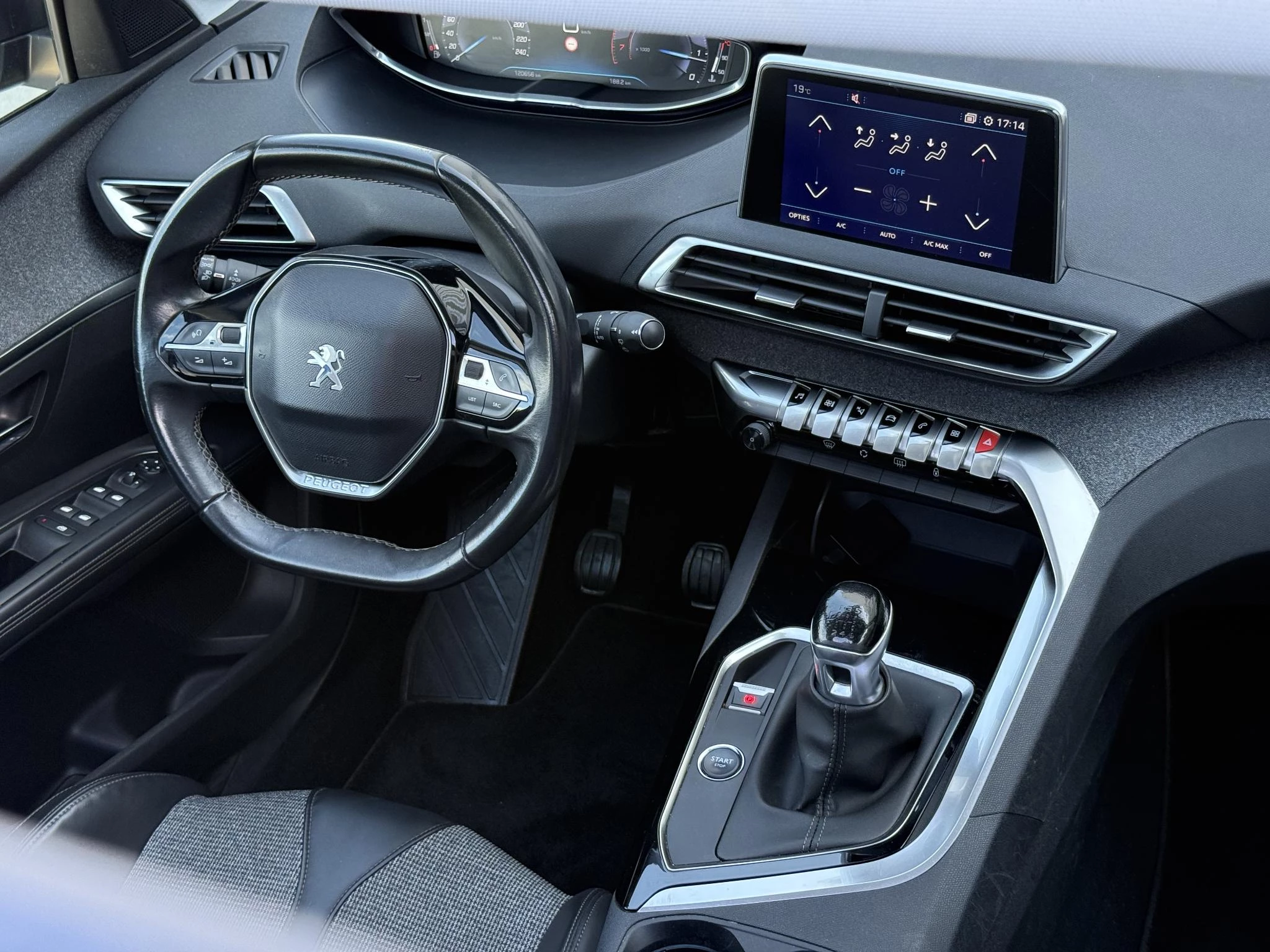 Hoofdafbeelding Peugeot 5008