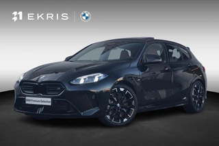 BMW 1 Serie M135i xDrive M Sportpakket Pro 19'' / Harman Kardon / M Sportstoelen / Panoramadak / Elektrisch verstelbare stoelen /  Head-Up Display
