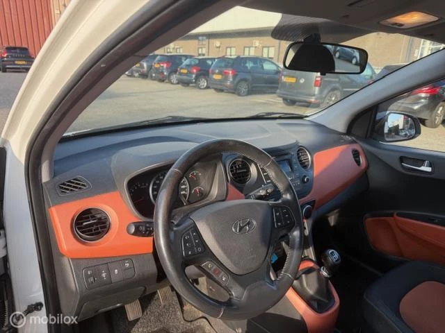 Hoofdafbeelding Hyundai i10