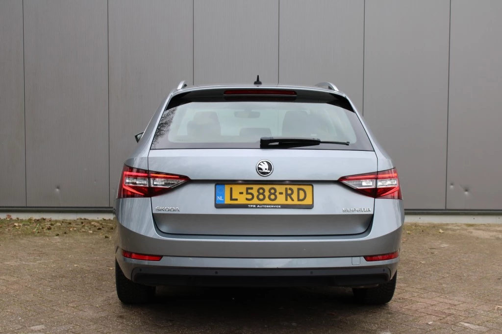 Hoofdafbeelding Škoda Superb