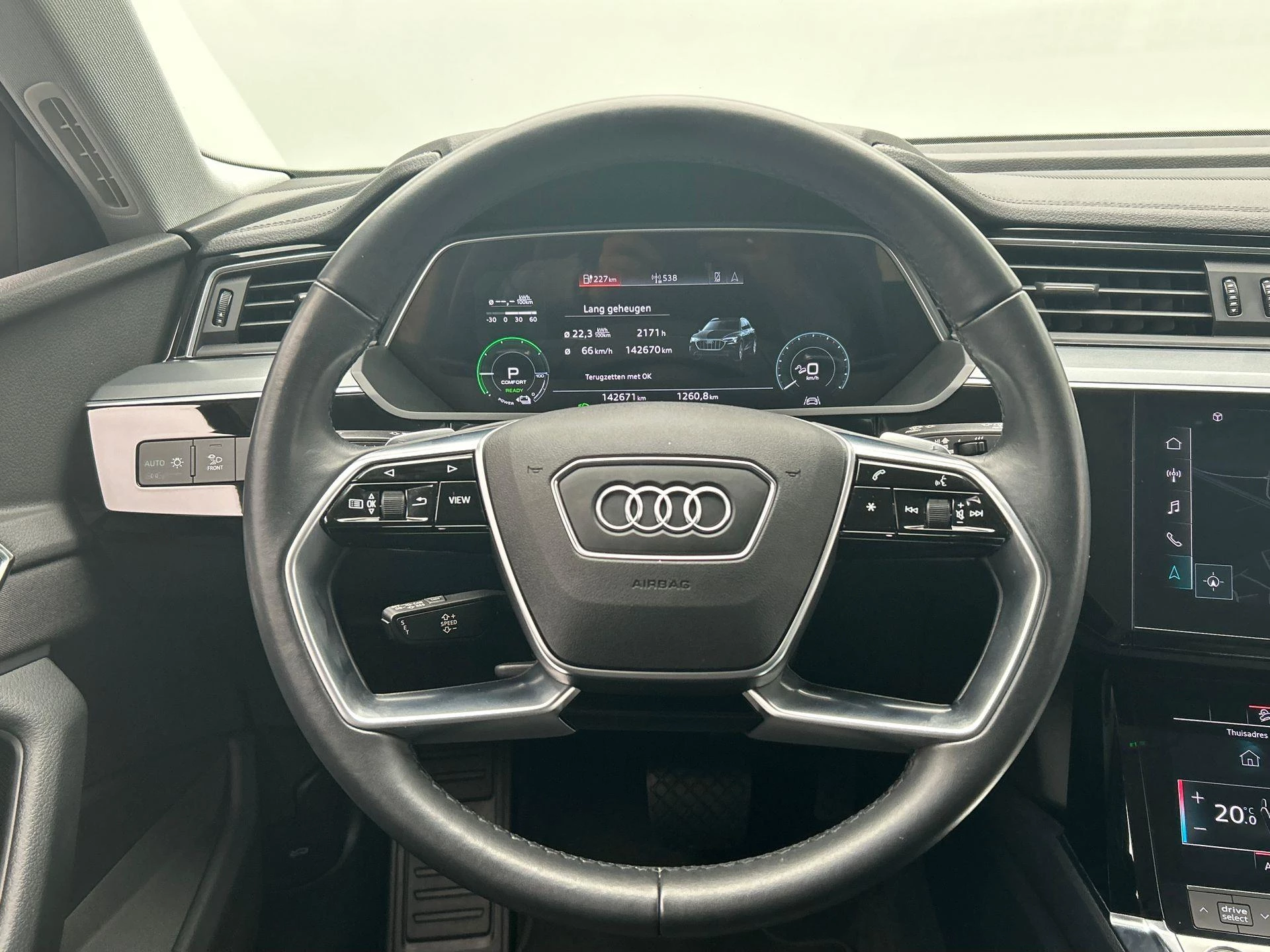 Hoofdafbeelding Audi e-tron