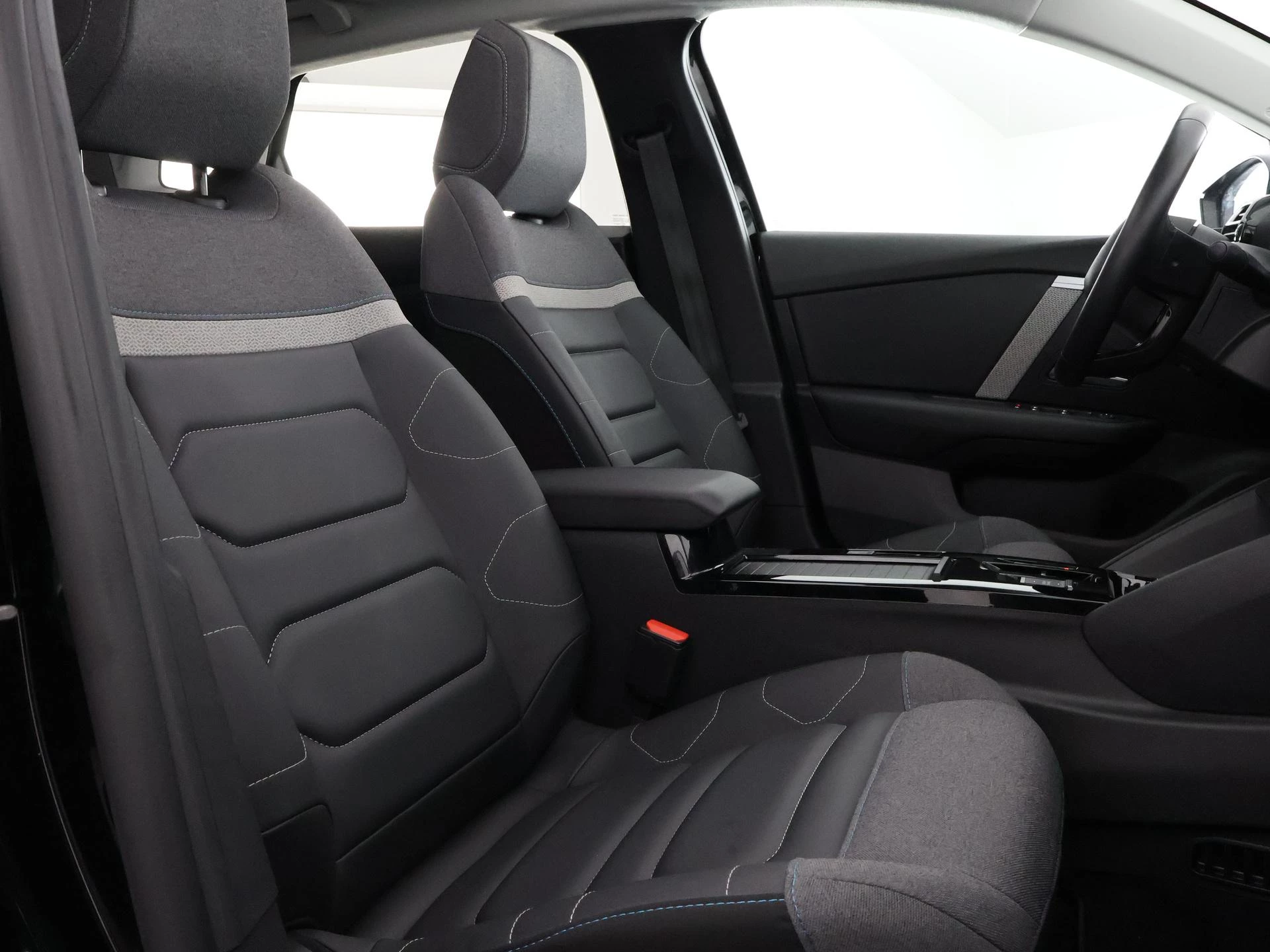 Hoofdafbeelding Citroën ë-C4 X