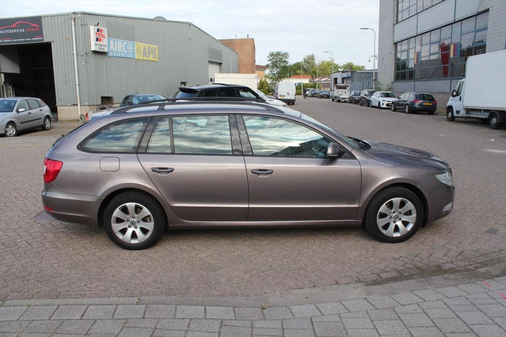 Hoofdafbeelding Škoda Superb