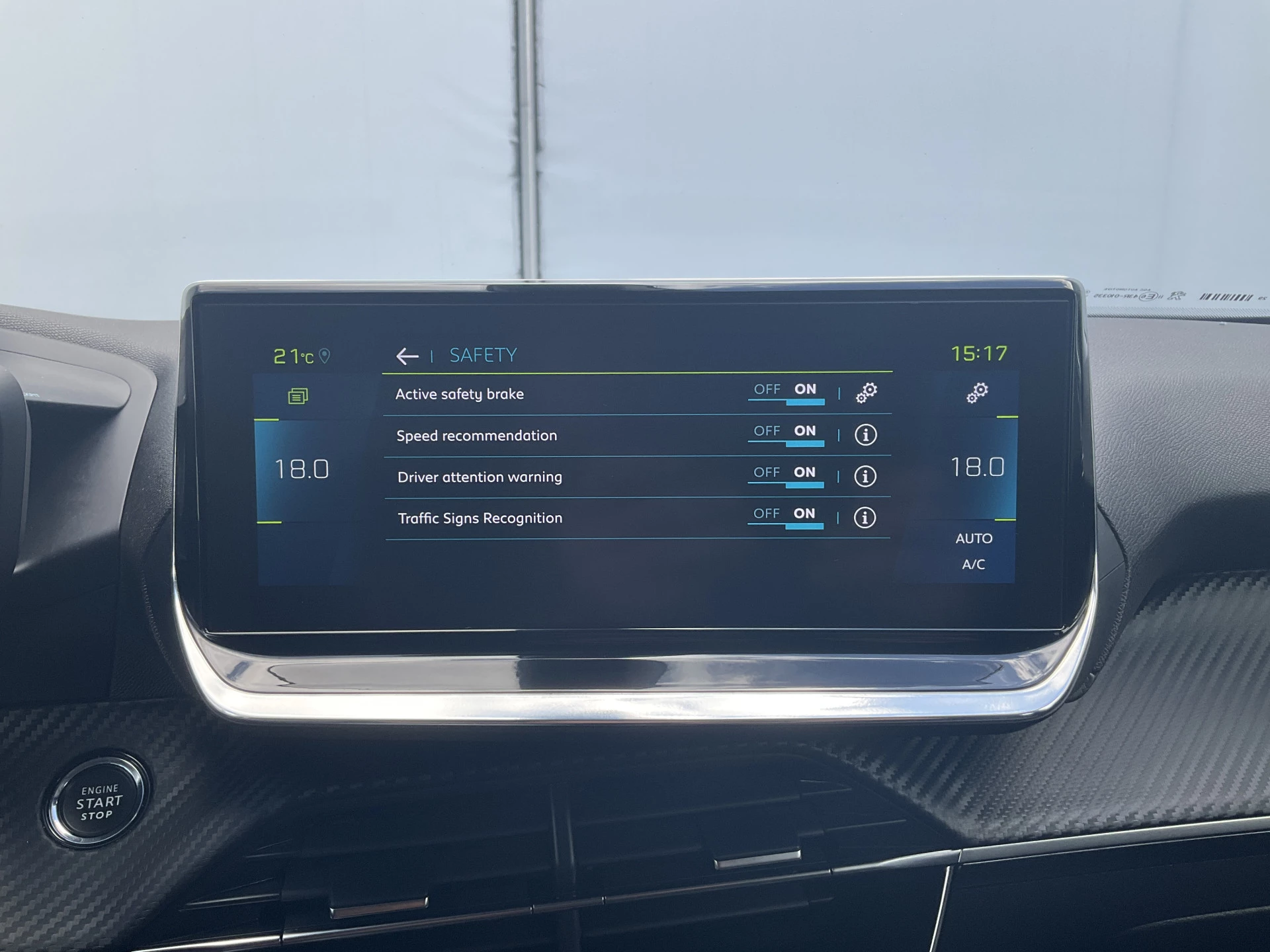 Hoofdafbeelding Peugeot e-2008