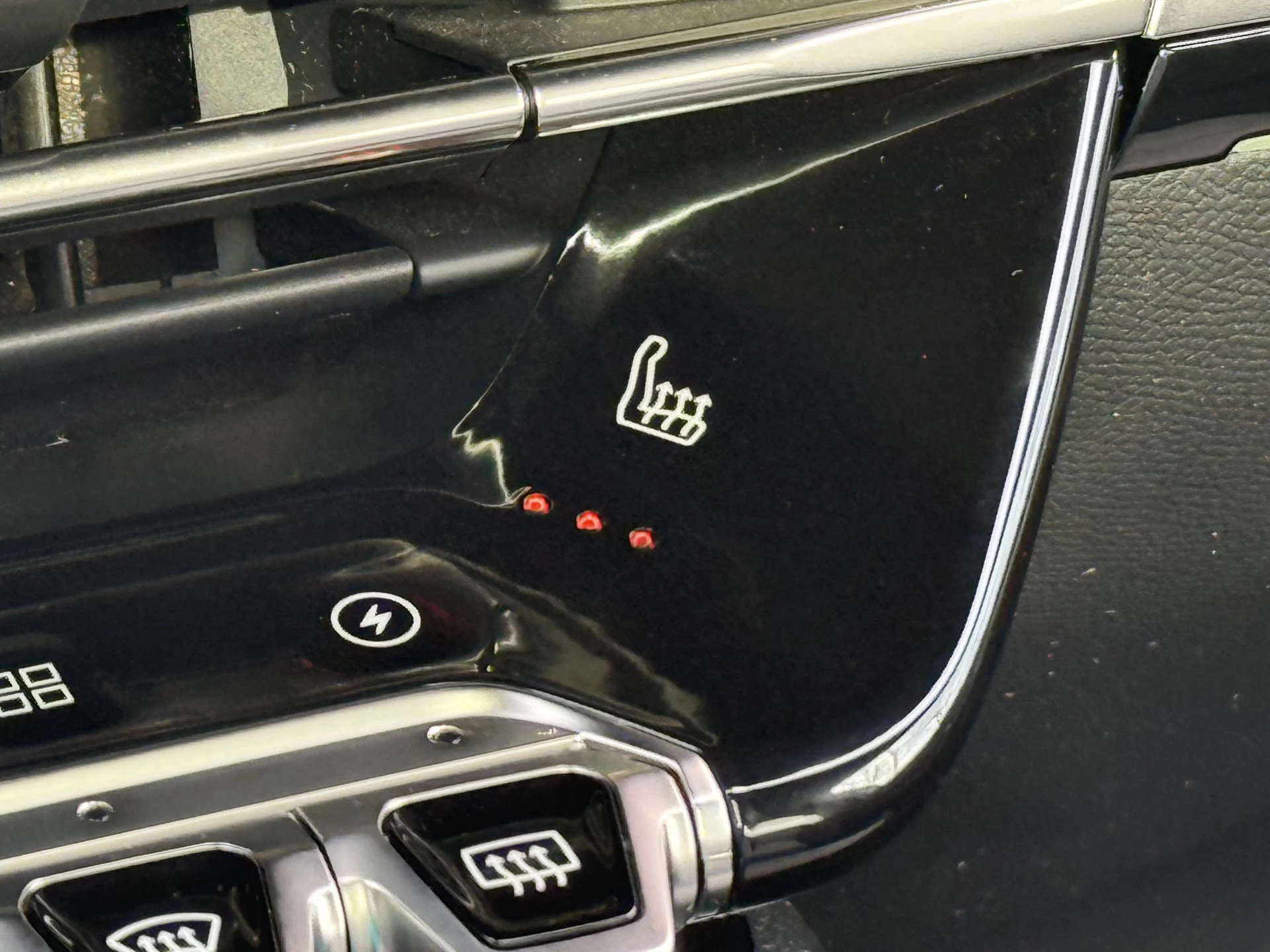 Hoofdafbeelding Peugeot e-2008