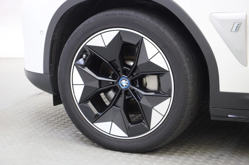 Hoofdafbeelding BMW iX3