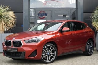 Hoofdafbeelding BMW X2 BMW X2 xDrive25e High Executive 225pk Panoramadak/Navigatie/Leder