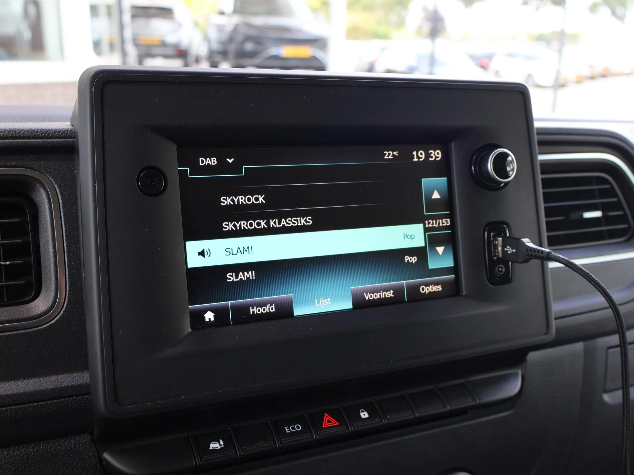 Hoofdafbeelding Nissan NV400