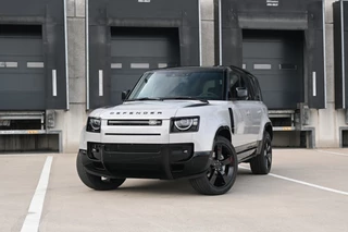 Hoofdafbeelding Land Rover Defender Land Rover Defender 110 2.0 P300e 110 Dynamic SE Edition