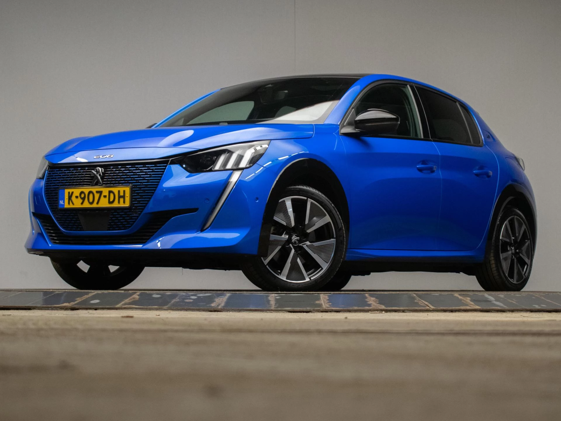 Hoofdafbeelding Peugeot e-208