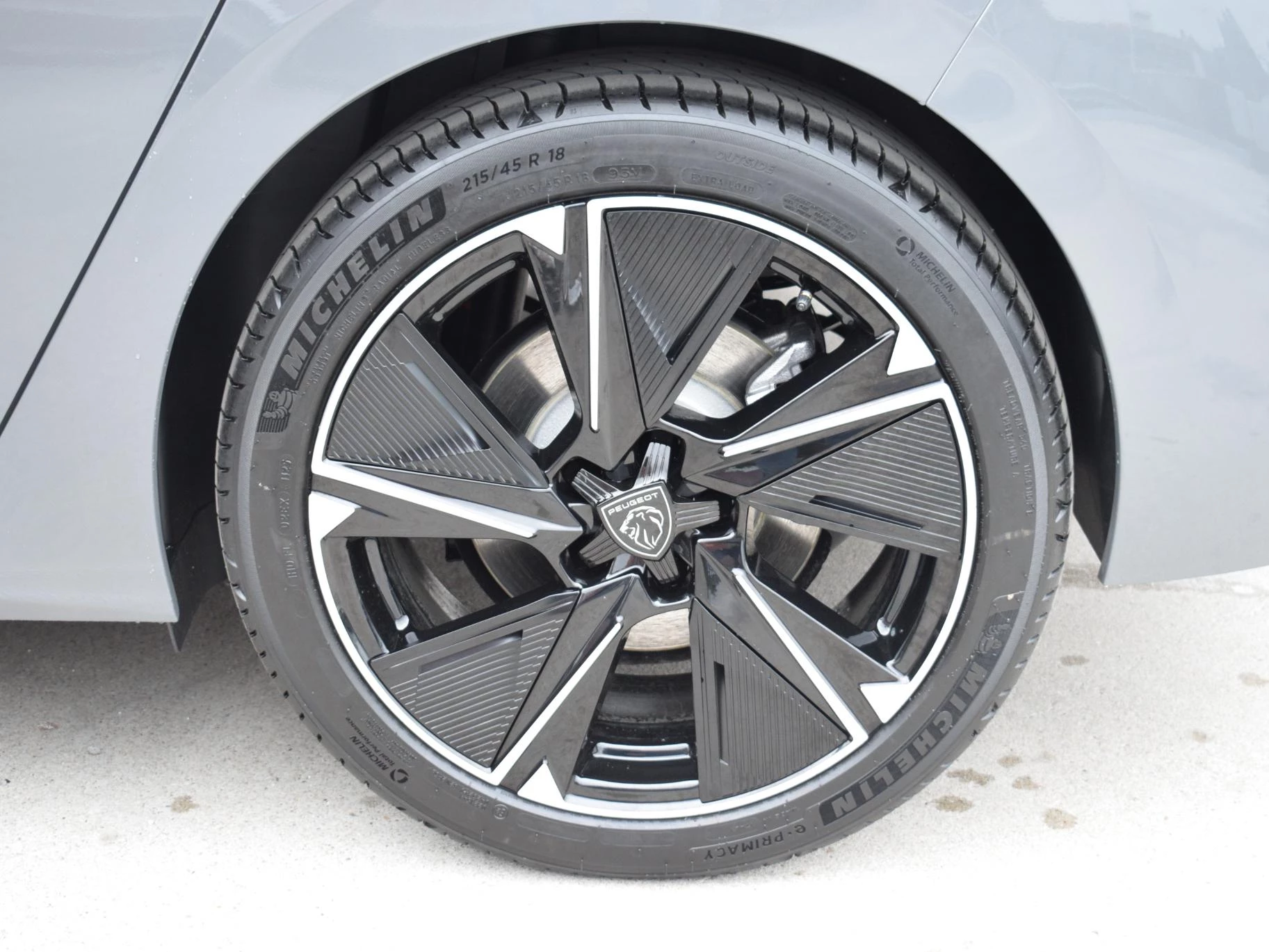 Hoofdafbeelding Peugeot e-308