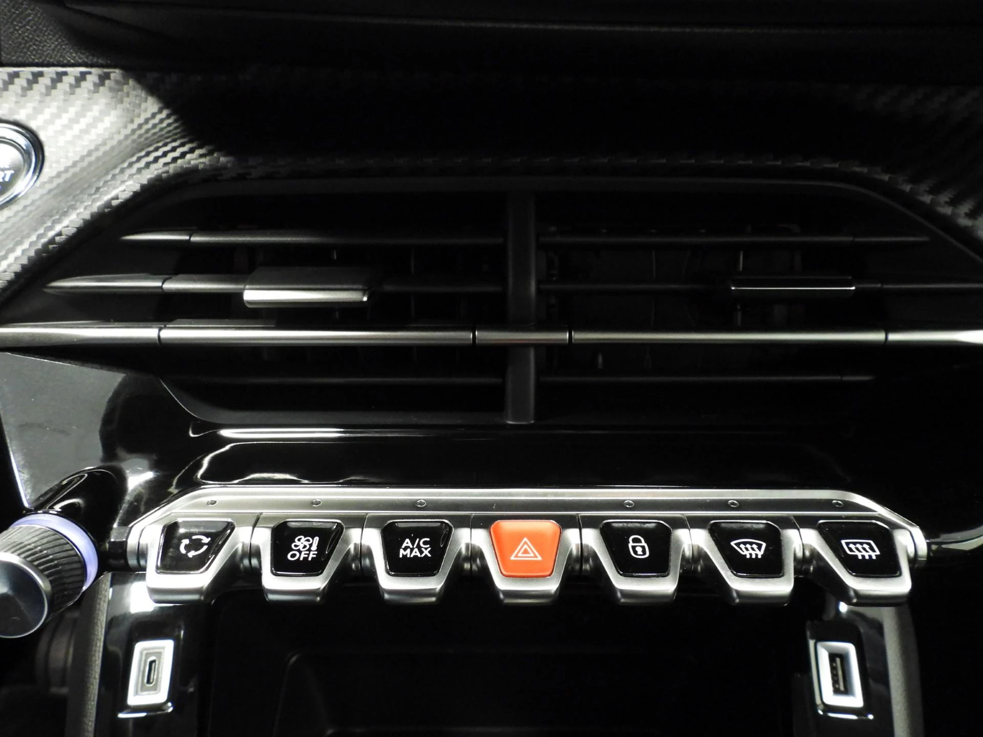 Hoofdafbeelding Peugeot e-208