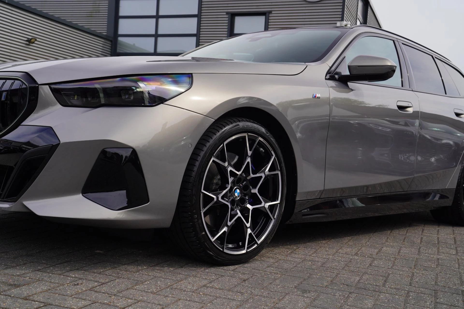 Hoofdafbeelding BMW i5