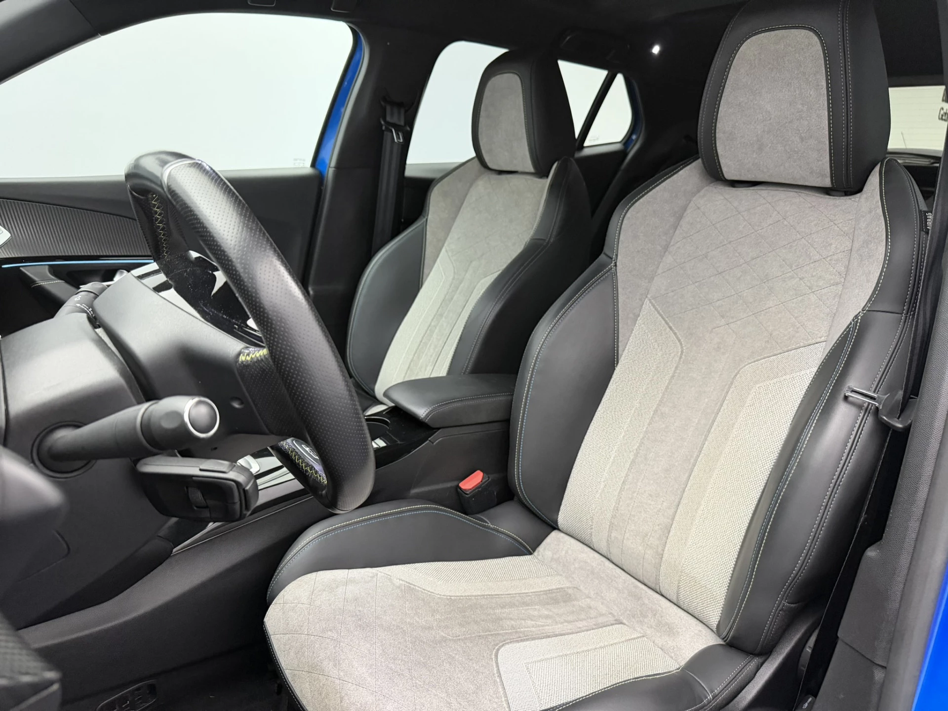 Hoofdafbeelding Peugeot e-2008