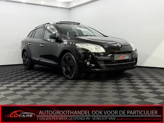 Renault Mégane Estate 2.0 Bose Panoramadak, Half leder, Parkeersensoren, Bose geluidsysteem, Cruise control, Navi, Keyless start