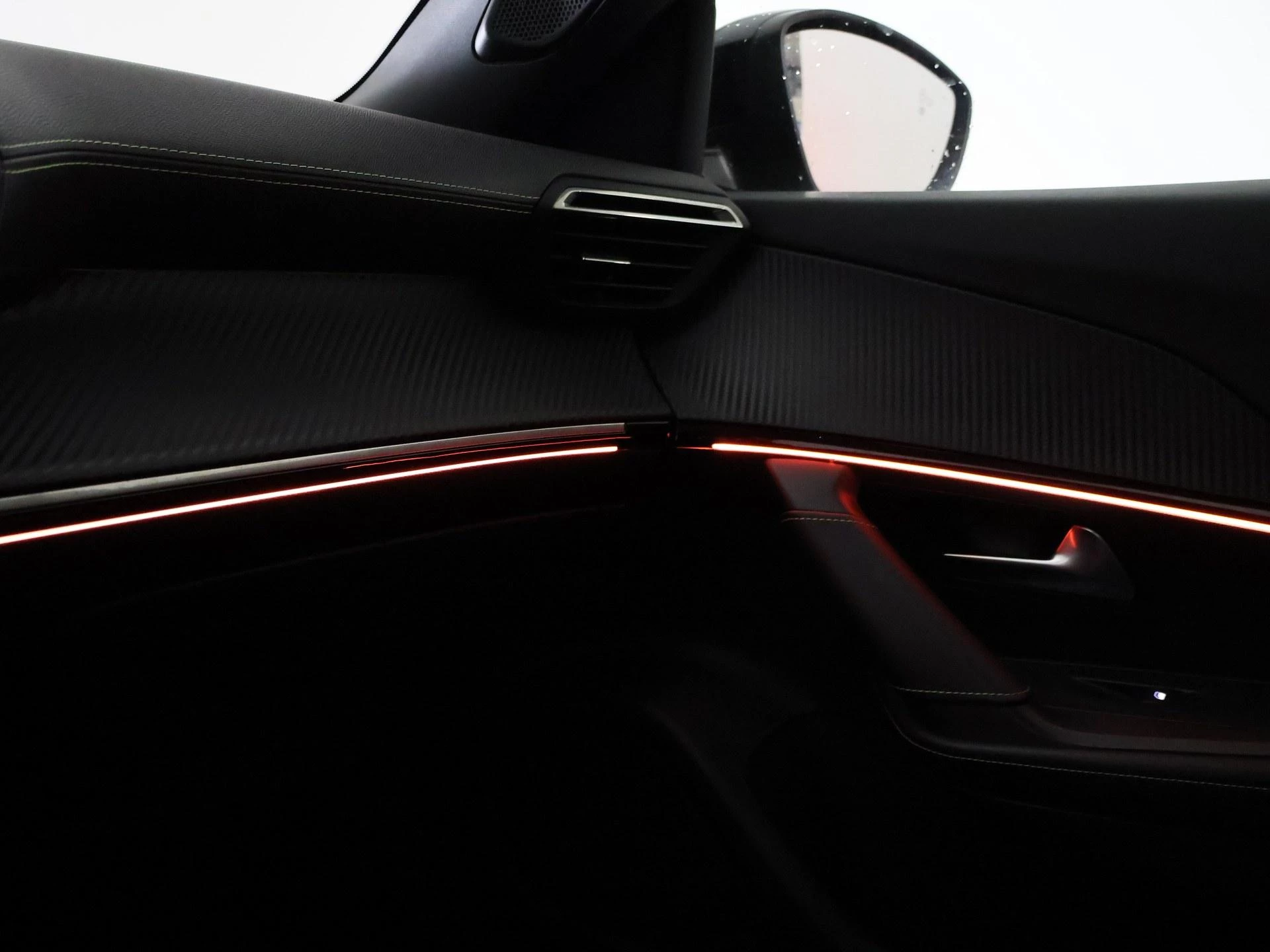 Hoofdafbeelding Peugeot e-2008