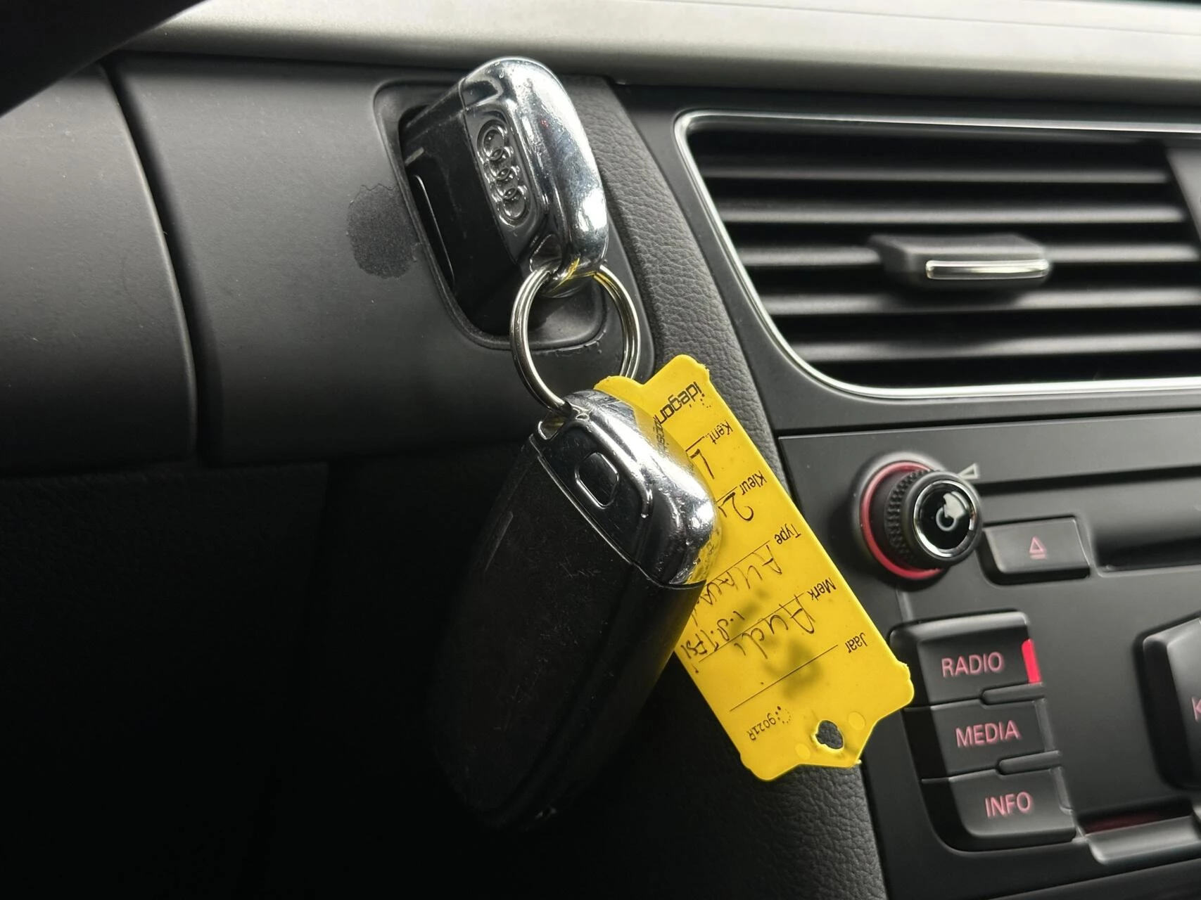 Hoofdafbeelding Audi A4