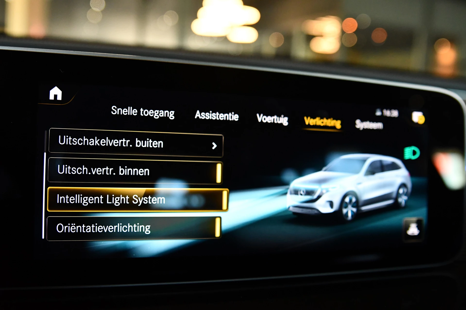 Hoofdafbeelding Mercedes-Benz EQC