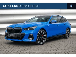 Hoofdafbeelding BMW 5 Serie BMW 5 Serie Touring 530e M Sport Automaat / Panoramadak / Trekhaak / Bowers & Wilkins / M Multifunctionele Stoelen / Adaptief onderstel professional / Parking Assistant Professional / Stoelventilatie