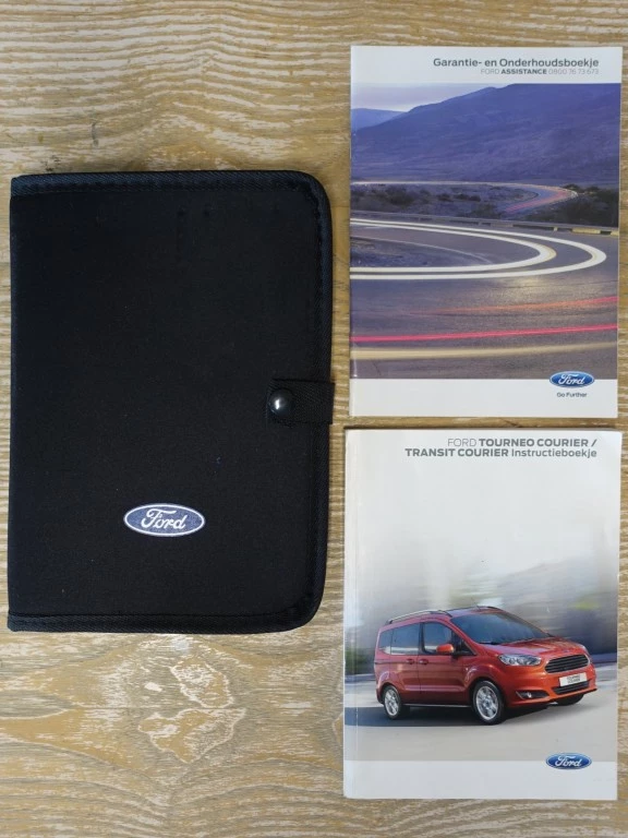 Hoofdafbeelding Ford Transit Courier